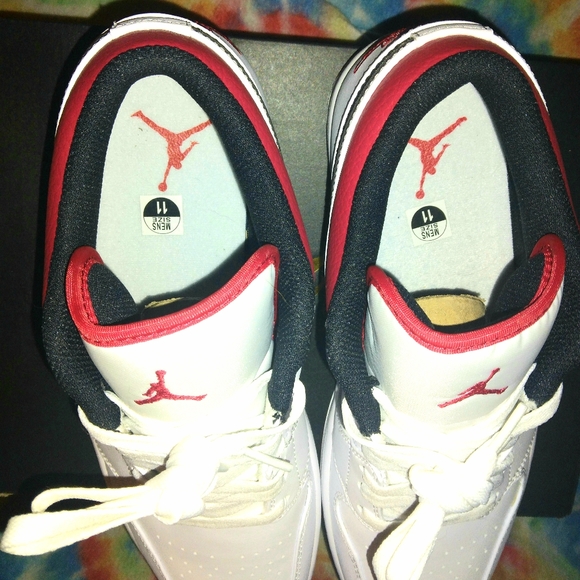 NIB- NIKE Air Jordan 1 low "Chicago" Men's 11 - Picture 6 of 10